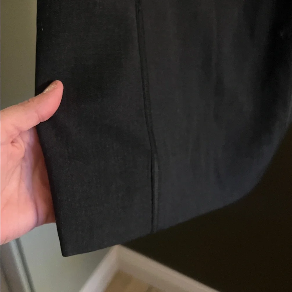 ๐ 1 hour sale. Dolce & Gabbana, EU 40 US 4, Classic Black Pencil Skirt - Picture 8 of 16